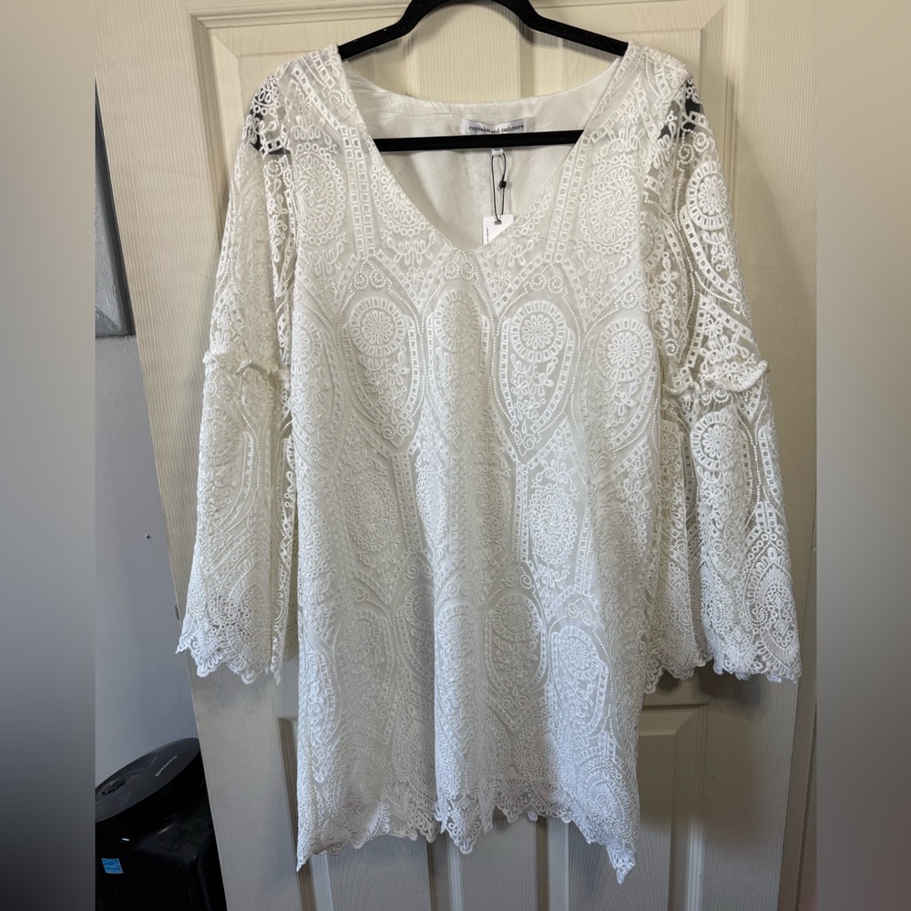 Cupcakes & Cashmere White Bell Sleeve Embroidered Dress - Small - NEW! - Picture 4 of 12